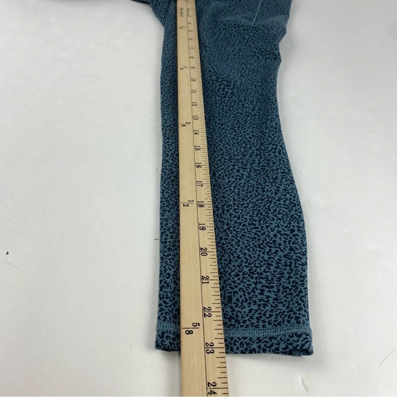 Athleta Womens Small Salutation Stash II Textured Blue Cheetah Print Leggings - Picture 3 of 9